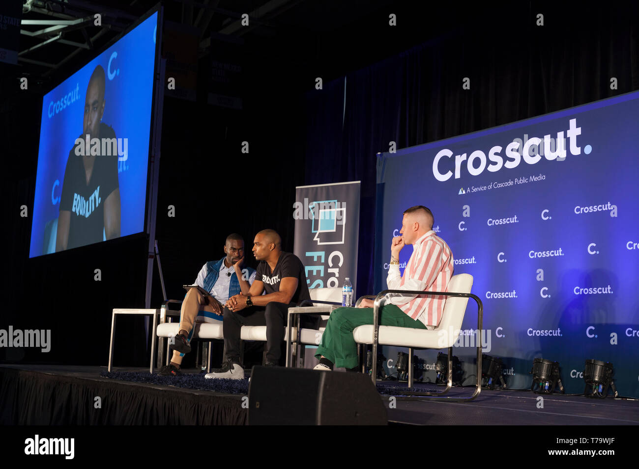 Seattle, Washington: Doug Baldwin spricht während einer Panel im Crosscut Festival. Aktivist und Autor DeRay McKesson führen ein Gespräch über soziale Jus Stockfoto