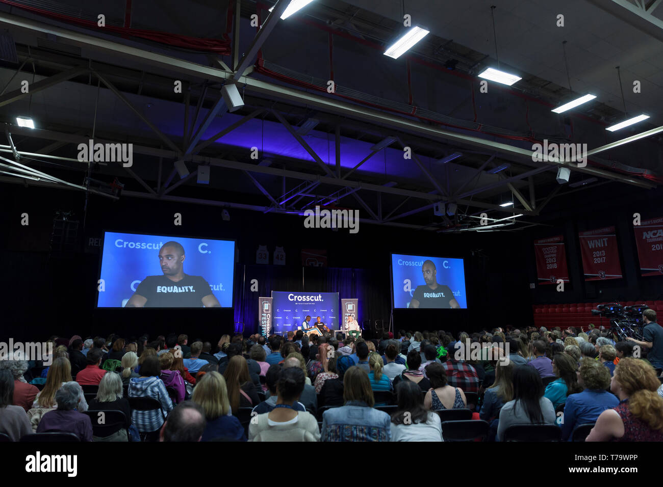 Seattle, Washington: Doug Baldwin spricht während einer Panel im Crosscut Festival. Aktivist und Autor DeRay McKesson führen ein Gespräch über soziale Jus Stockfoto