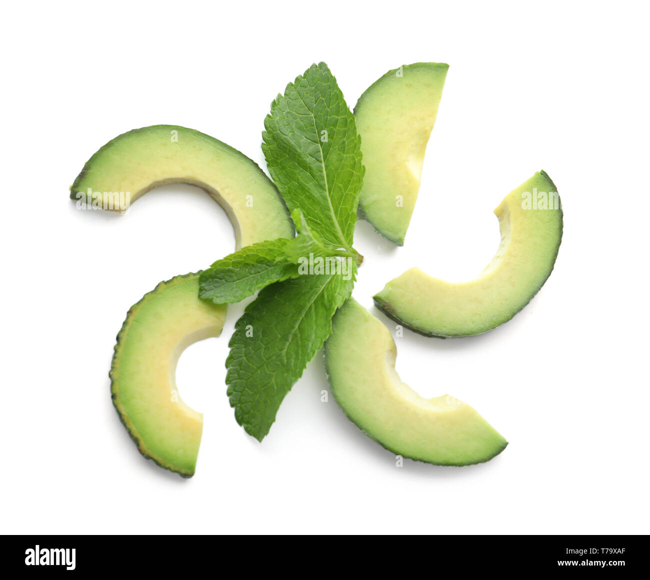 Scheiben der reife Avocado auf weißem Hintergrund Stockfoto