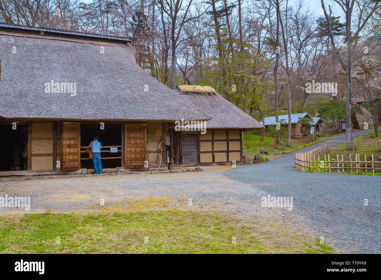 Kitakami, Japan - 22 April 2018: michinoku Folklore Dorf ist eine Fundgrube an historischen Häusern und folkloristische Artefakte. Die meisten Gebäude und Stockfoto