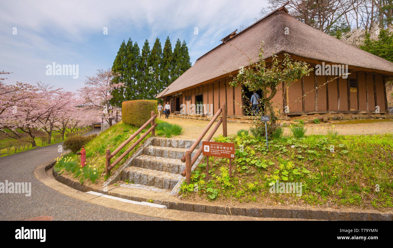 Kitakami, Japan - 22 April 2018: michinoku Folklore Dorf ist eine Fundgrube an historischen Häusern und folkloristische Artefakte. Die meisten Gebäude und Stockfoto