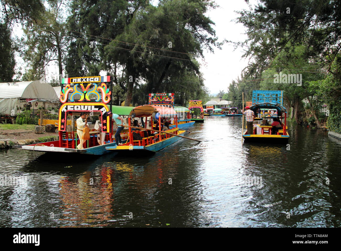 Tourismus im Xochimilco-Viertel in Mexiko-Stadt. Stockfoto