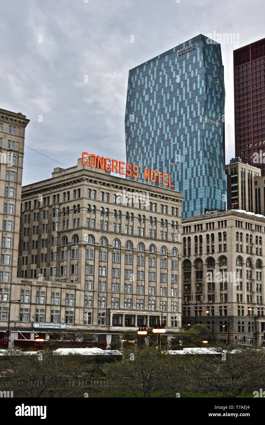 Das Congress Hotel entlang der Millennium Park, Chicago, Illinois Stockfoto