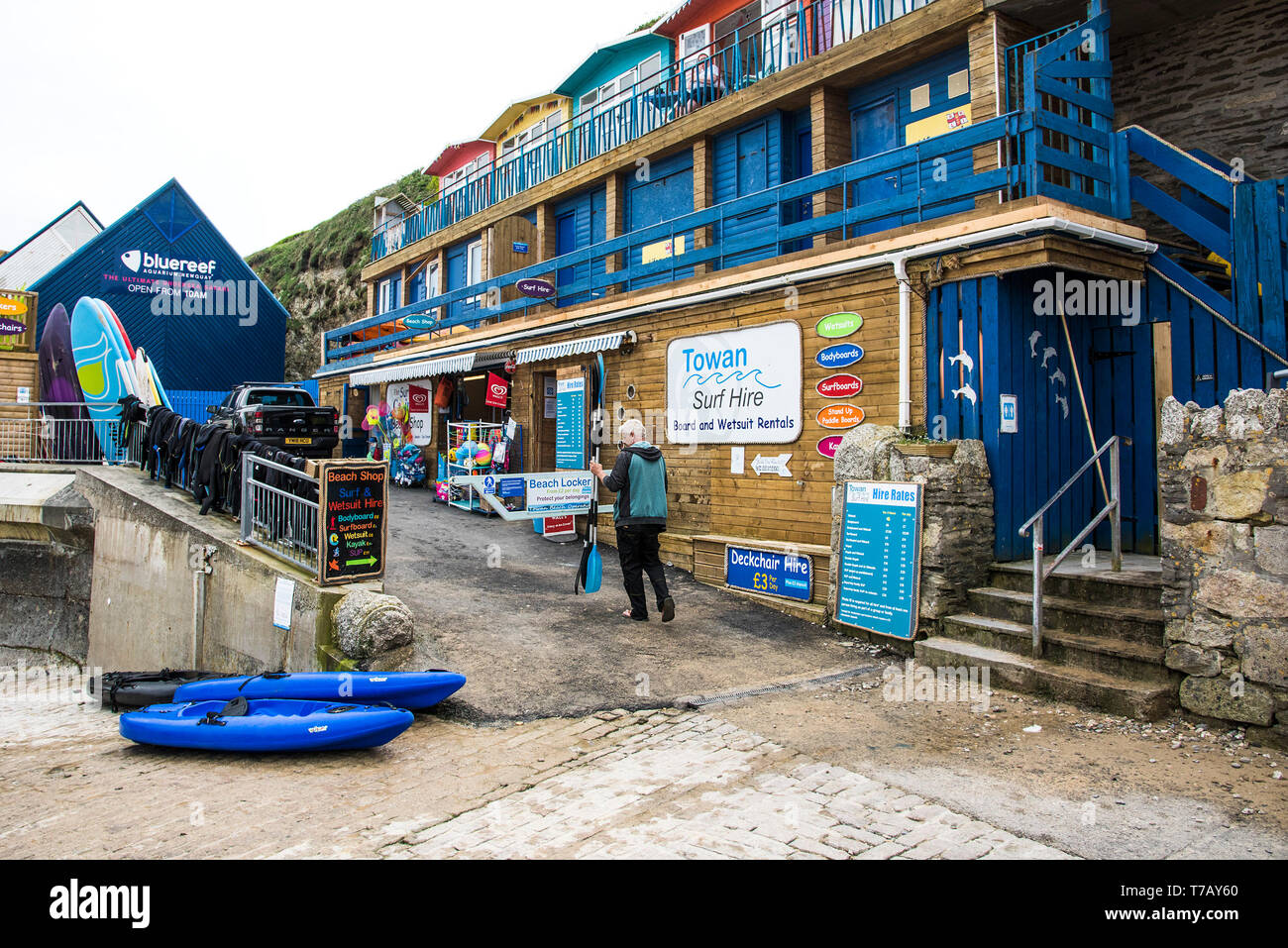 Surf Verleih auf den Towan Strand in Newquay in Cornwall. Stockfoto