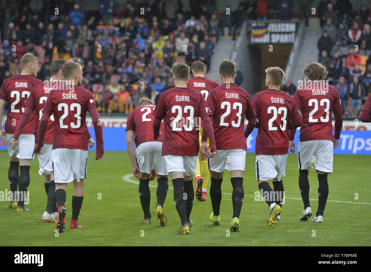 Fußball-Spieler des AC Sparta Prag im Ural'S Kleider 23 gesehen werden" zu  Ehren von Josef Sural vor dem Spiel AC Sparta Prag vs FC Banik Ostrava, im  Mai 4, 2019, in Prag,