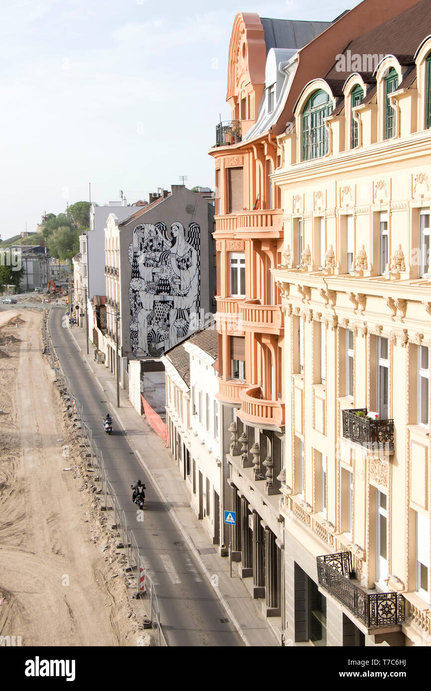 Belgrad, Serbien - 26. April 2019: Wiederaufbau der Sava Promenade und Karadjordjeva Straße als Teil des Belgrader Waterfront Projekt, von oben Stockfoto
