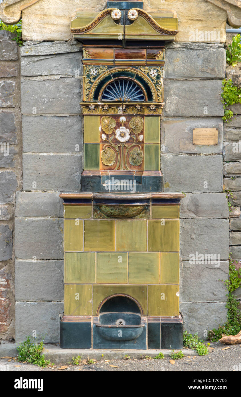 Doulton Trinkbrunnen errichtet 1895, Clevedon Somerset England UK. April 2019 Stockfoto