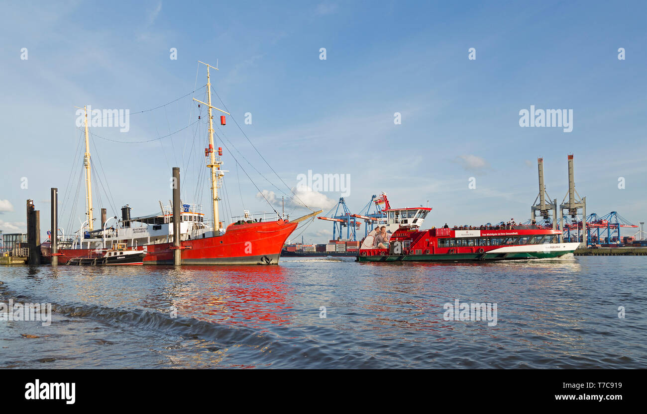 Feuerschiff Elbe 3, Oevelgoenne und Container Terminal Burchardkai, Hamburg, Deutschland Stockfoto