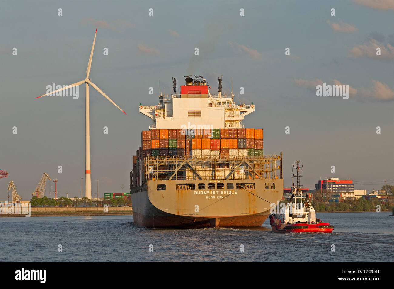 Containerschiff im Hafen, Hamburg, Deutschland Stockfoto