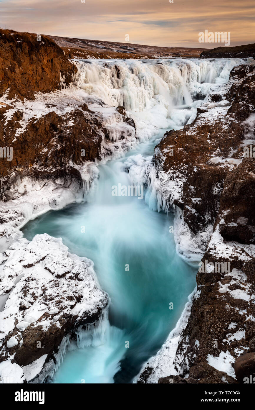 Winter Blick auf Kolufossar mit Schnee und Eis. Stockfoto