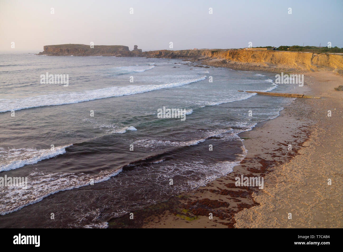 Landschaft der Jurassic Coast bei Papoa Punkt in Peniche Portugal Stockfoto