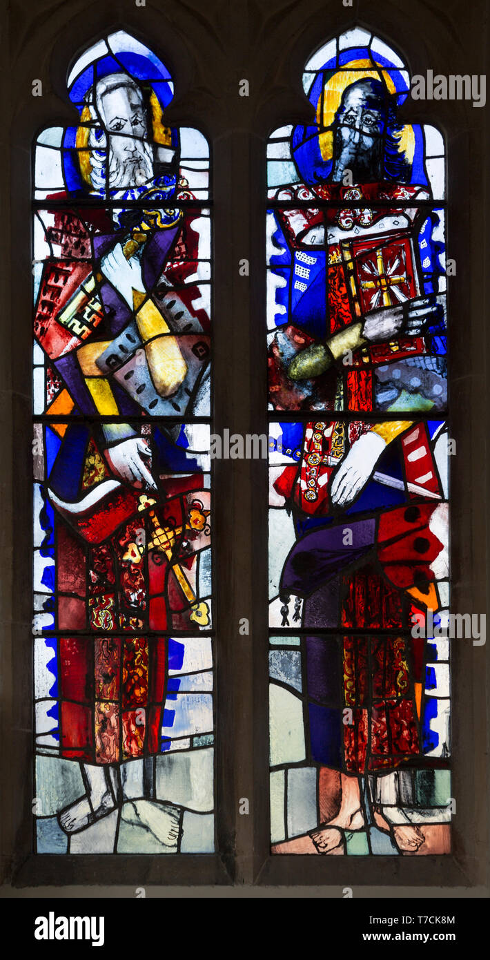 Moderne Glasfenster in der Kirche der Heiligen Peter und Paul, Marden, Wiltshire, England, Großbritannien von Jasper und Molly Kettlewell 1958 Stockfoto