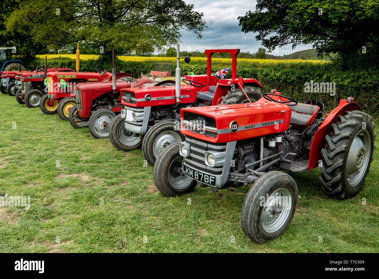 Featured image of post Mf Oldtimer Traktoren Die fachzeitschrift oldtimer traktor berichtet monatlich ber historische schlepper stamos unimog co