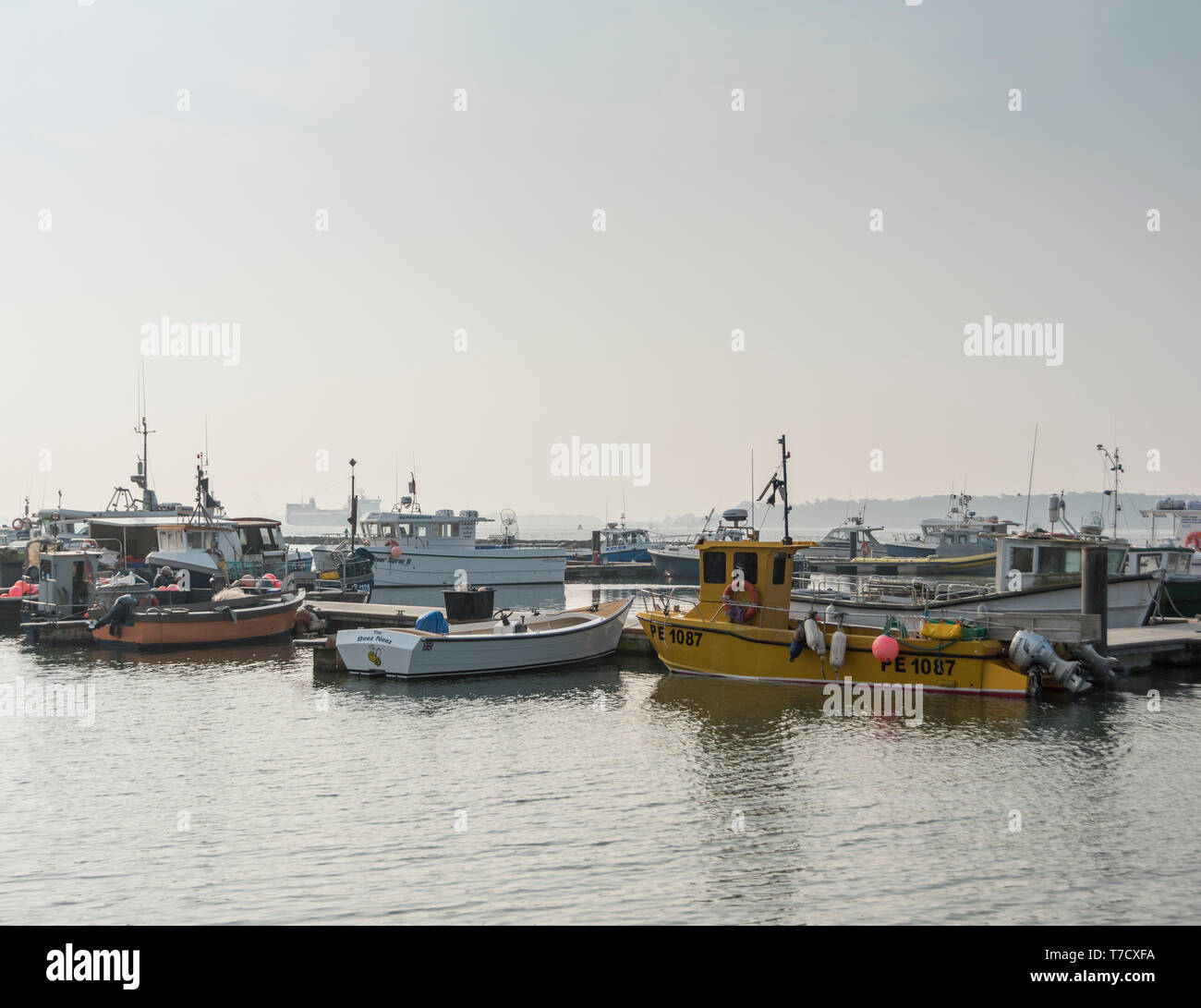 Den geschäftigen Hafen von Poole in Dorset, England. Stockfoto