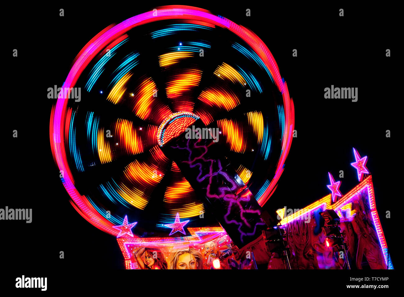 Nacht Fahrgeschäfte im Great Dorset Steam Fair. Stockfoto