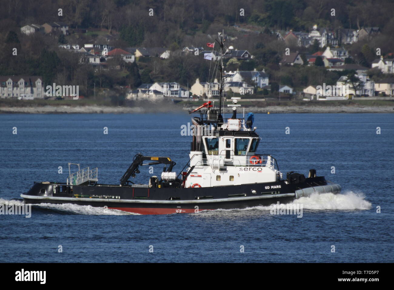 SD-Mars, eine Damen stan2608 Schlepper durch Serco Marine Services betrieben, vorbei an Gourock während der Übung gemeinsame Krieger 19-1. Stockfoto