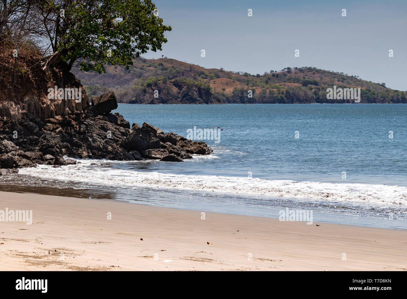 Playa El Banco oder Banco Beach ist ein wunderschöner, kleiner Strand in der Pazifischen Küste von Panama, Rep. von Panama, abgeschieden von den großen Städten und Gemeinden. Stockfoto