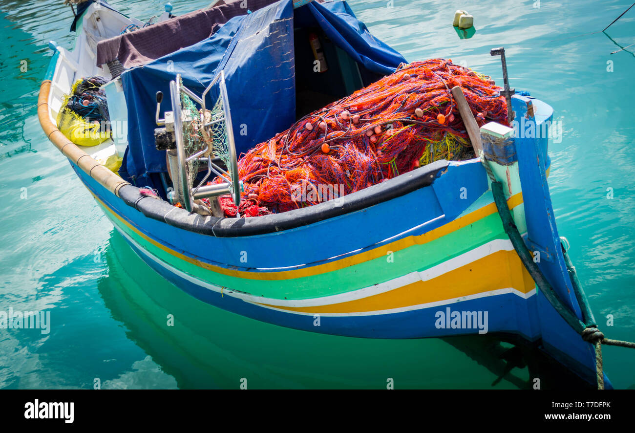 Luzzu Fischerboot im Hafen von Marsaxlokk Malta Stockfoto