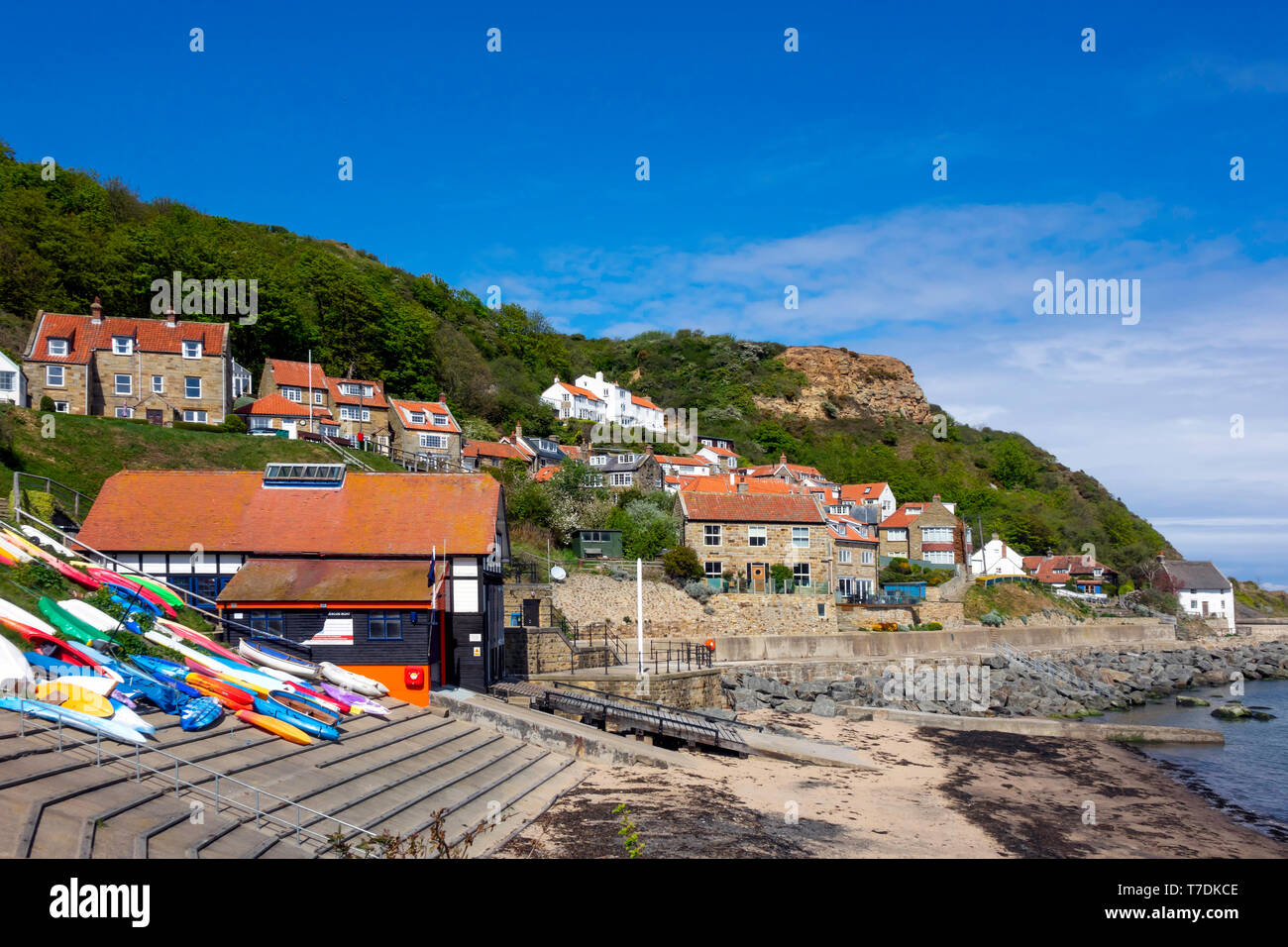 Das kleine Dorf [Songbook] Bay mit malerischen Häusern und Hütten vor allem für Ferienwohnungen oder zweite Häuser in North Yorkshire England Stockfoto