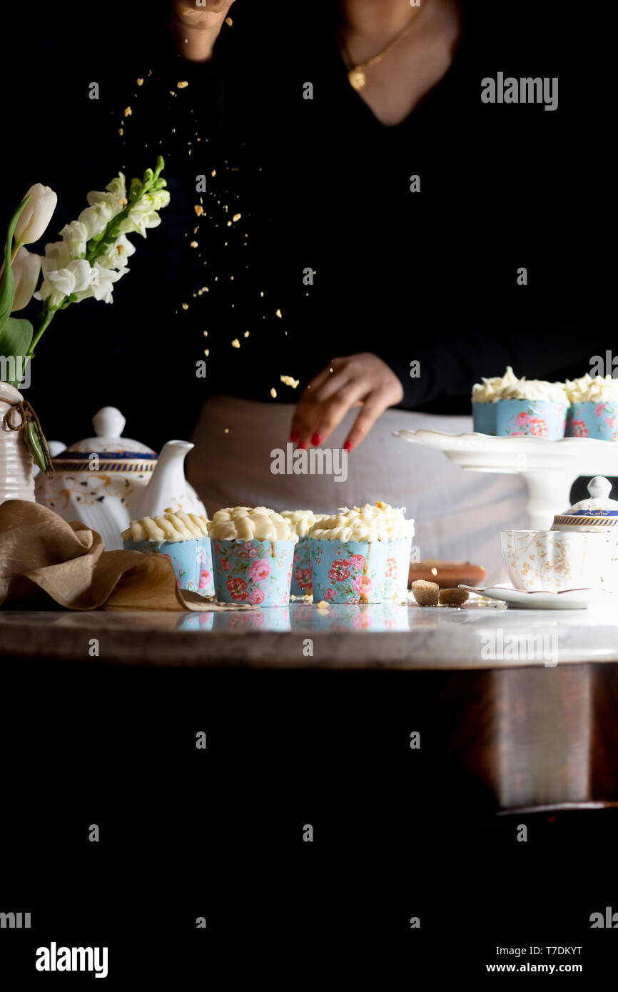 Karotte Cupcakes mit Maple Cream Cheese Frosting. Stockfoto