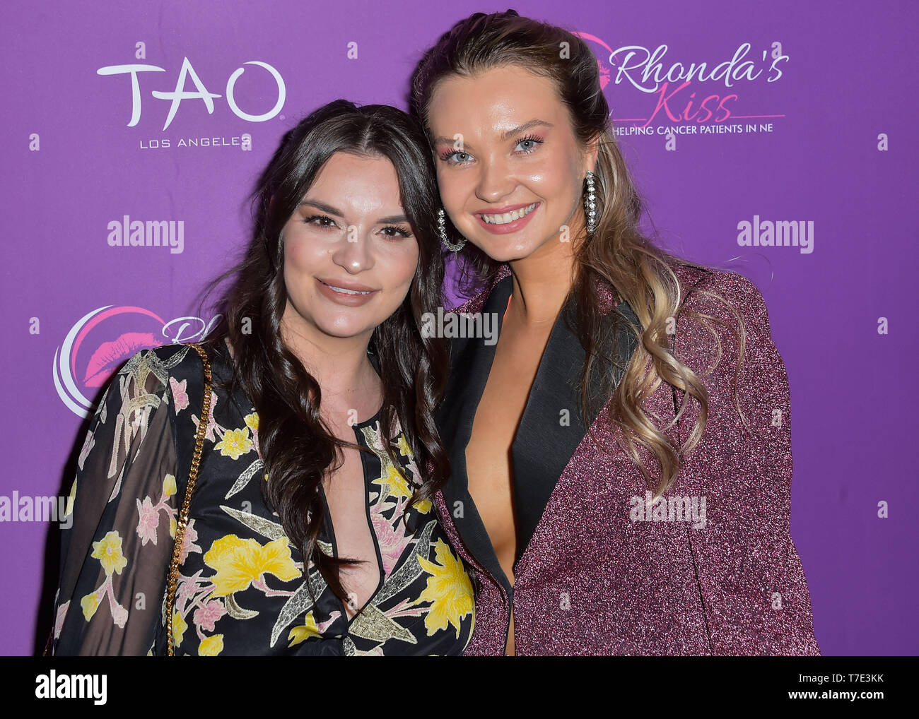 Hollywood, Vereinigte Staaten. 06 Mai, 2019. HOLLYWOOD, LOS ANGELES, Kalifornien, USA - Mai 06: Julie Barzman und Camillia Crous kommen an Rhonda Kuss Glück Gala bei TAO am 6. Mai 2019 in Hollywood, Los Angeles, Kalifornien, USA. (Quelle: Bild Presse Agentur/Alamy leben Nachrichten Stockfoto