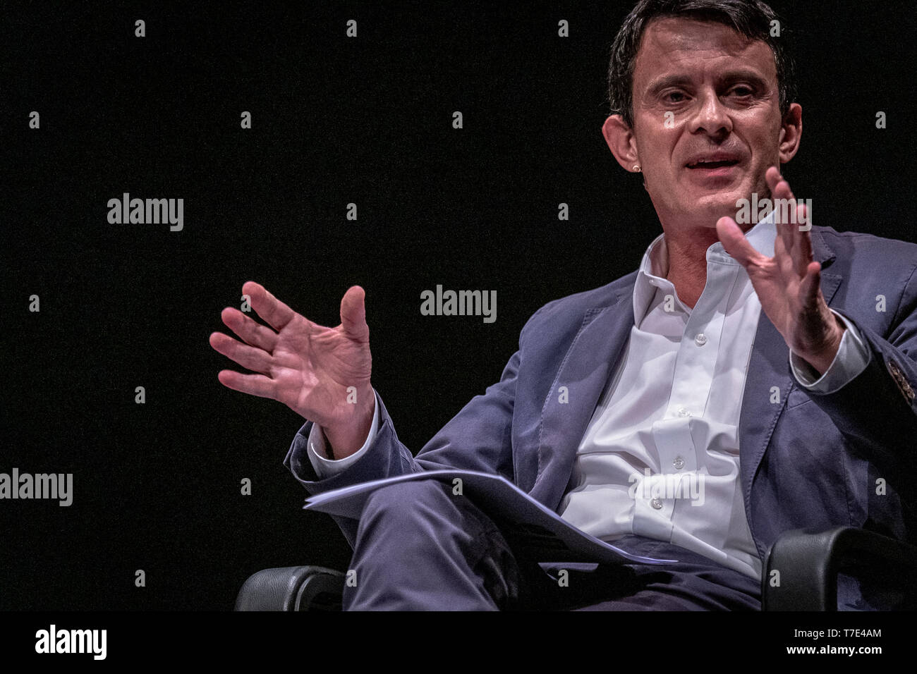 Manuel Valls, Kandidat für die Bürgermeister von Barcelona ist in seiner Rede an die Romea Theater gesehen. Organisiert von der privaten Vereinigung Barcelona Global und der Zeitung La Vanguardia, 'Barcelona Global, 50 Fragen für die Kandidaten' ist eine Reihe von Sitzungen mit der Barcelona kommunale Kandidaten. Heute ist die Sitzung begrüßte der Kandidat Manuel Valls, ehemaliger Premierminister von Frankreich, und jetzt Kandidat für die Bürgermeister von Barcelona. Stockfoto