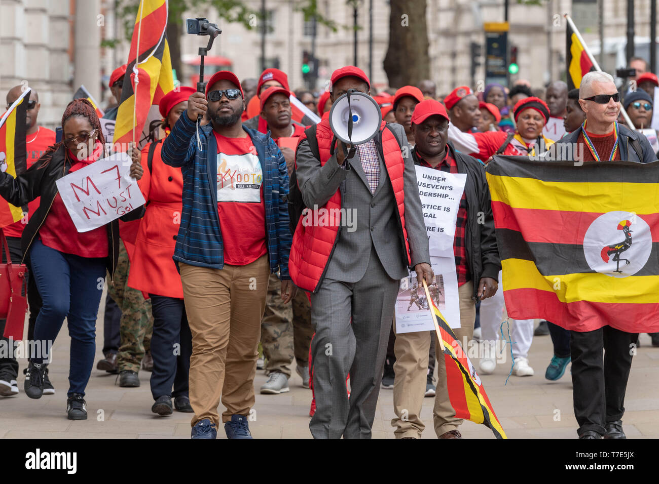 London, Großbritannien. 7. Mai 2019. London Ugander Protest in Whitehall gegen die Herrschaft des Präsidenten Museveni von Uganda Credit: Ian Davidson/Alamy leben Nachrichten Stockfoto