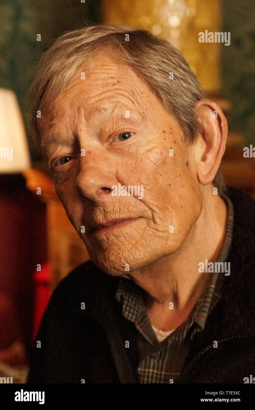 Die Nationalen Liberalen Club, Whitehall, London, UK. 07. Mai 2019. Derek Malcolm. Tänzer Carlos Acosta CBE Empfänger der Critics' Circle Award 2018 für Verdienste um die Künste der Credit: Peter Hogan/Alamy leben Nachrichten Stockfoto