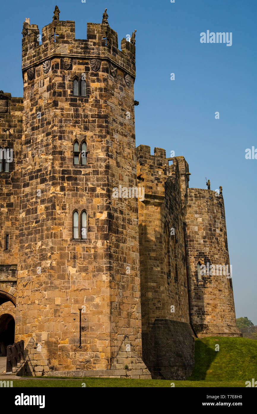 Alnwick Castle in der Frühlingssonne Stockfoto