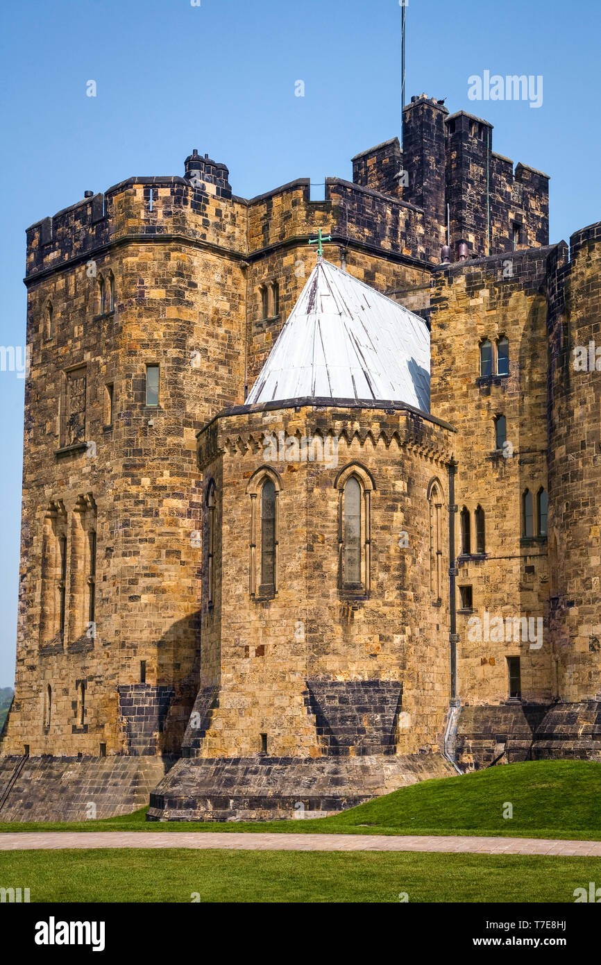 Alnwick Castle in der Frühlingssonne Stockfoto