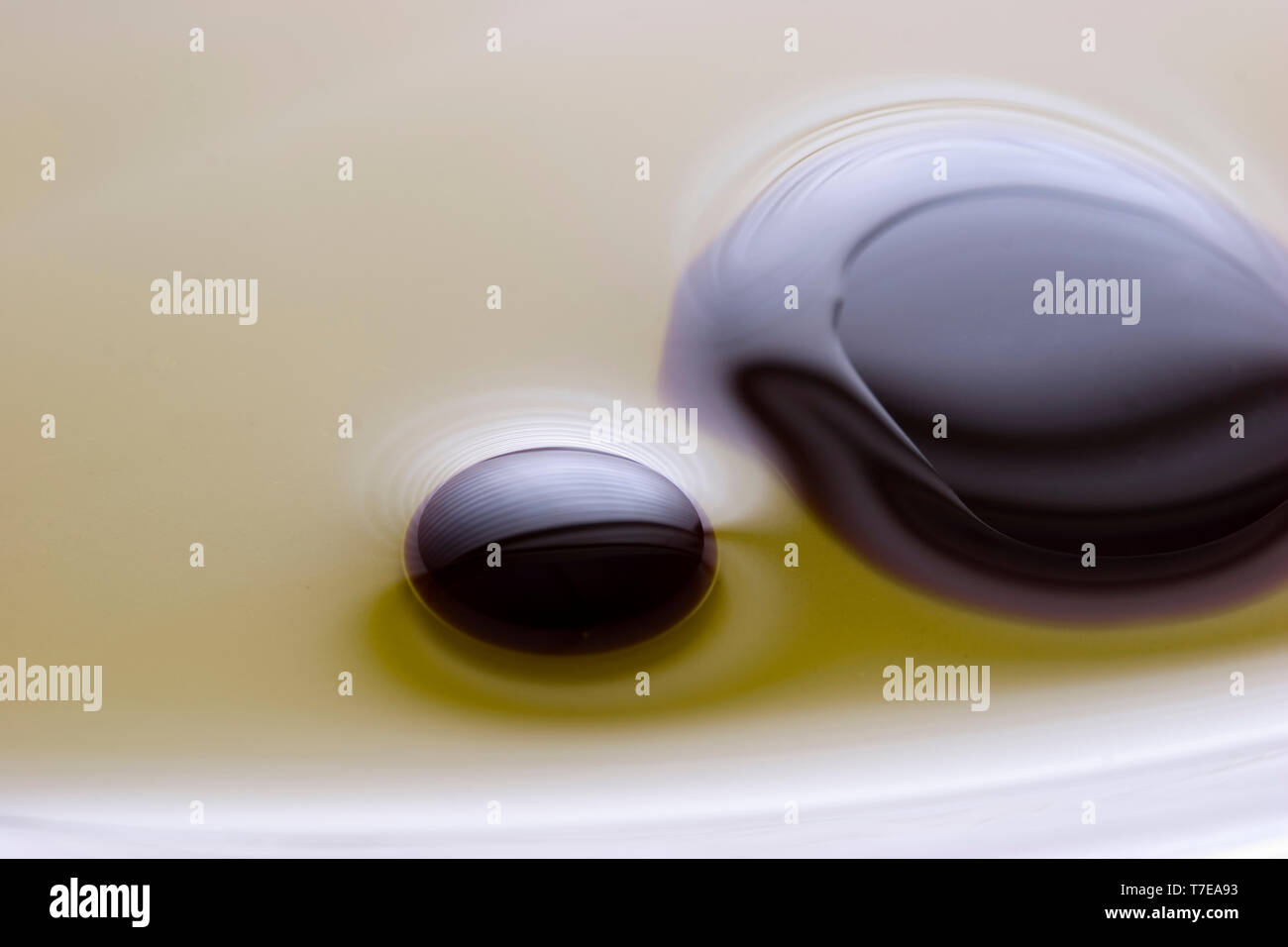Olivenöl und Essig Abstracts Stockfoto