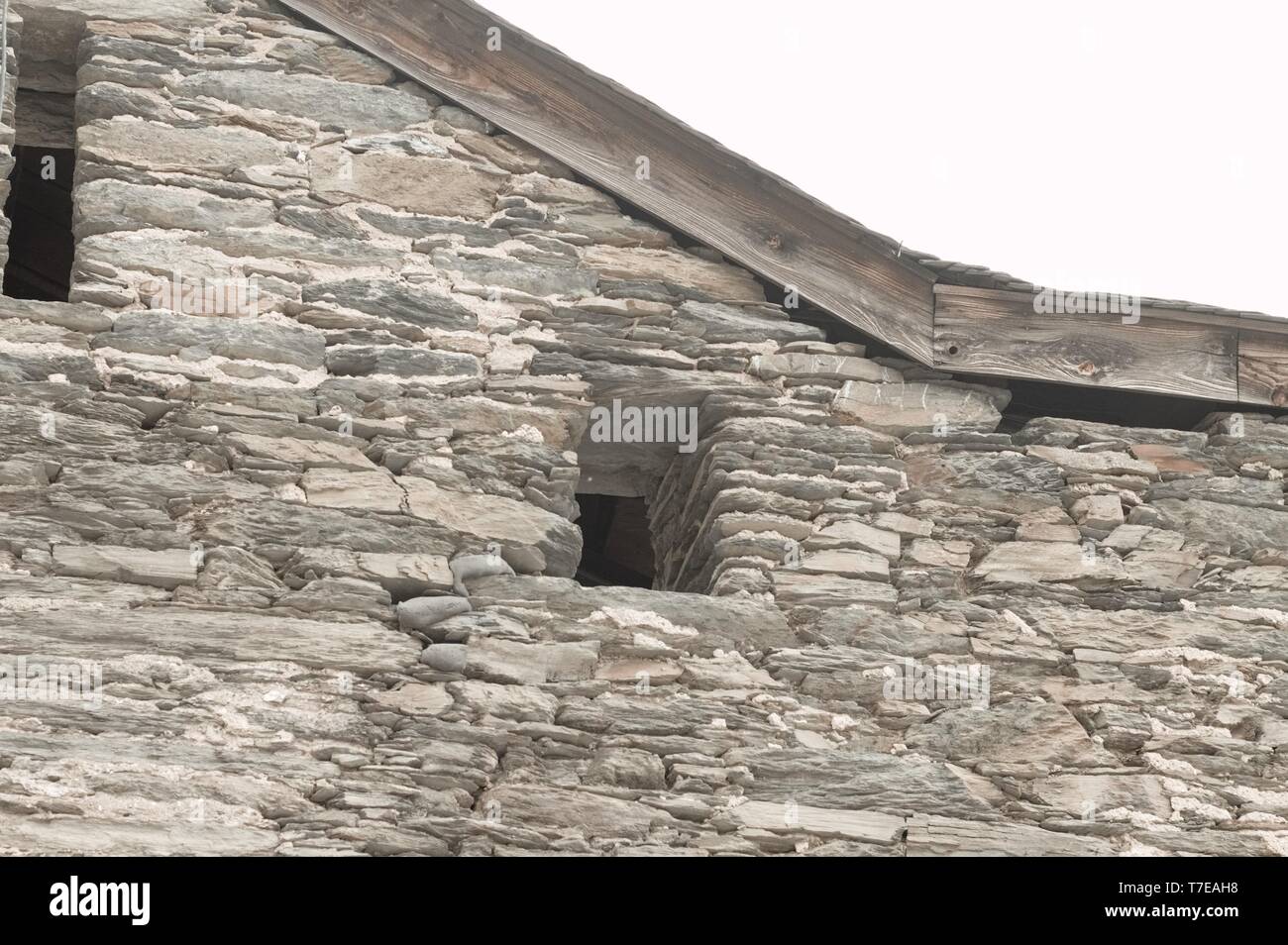 Isolierte Fenster in eine Wand (Bacharach, Deutschland, Europa) Stockfoto