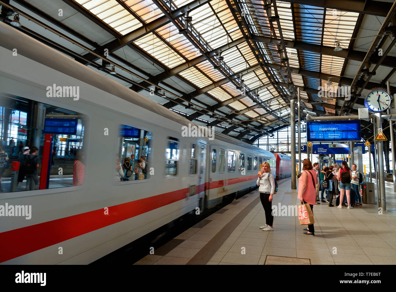 IC, Bahnhof Friedrichstraße, Mitte, Berlin, Deutschland Stockfoto