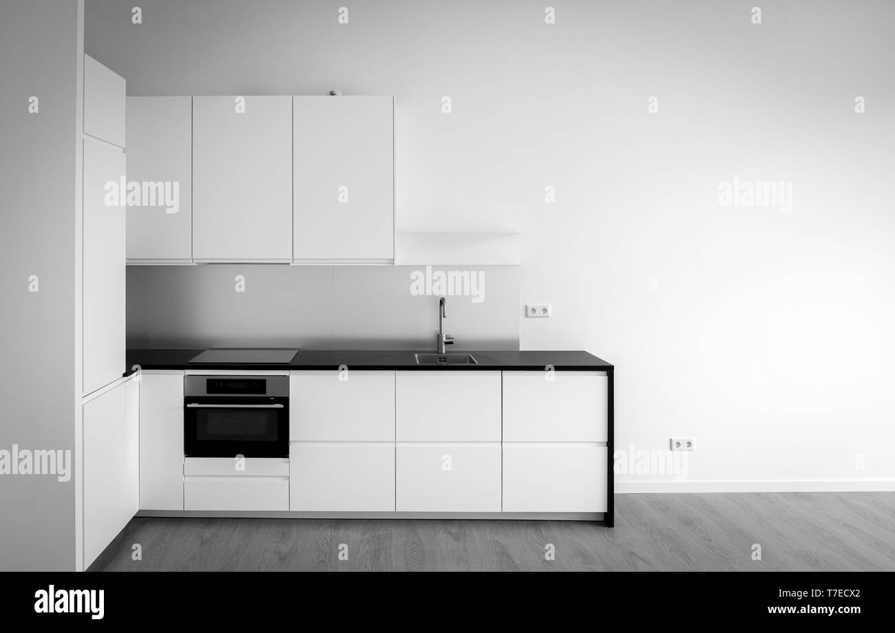 Neu Küche in leeren Wohnzimmer zum Verkauf gebaut Stockfoto