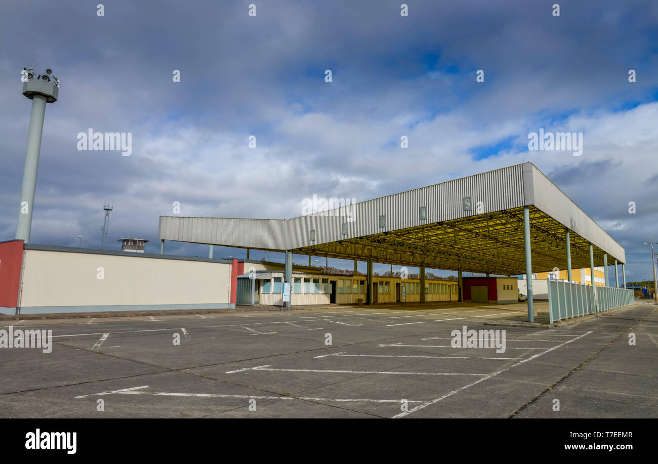 Zollkontrollstelle PKW-Gedenkstaette Einreise, Deutsche Teilung, Marienborn, Sachsen-Anhalt, Deutschland Stockfoto