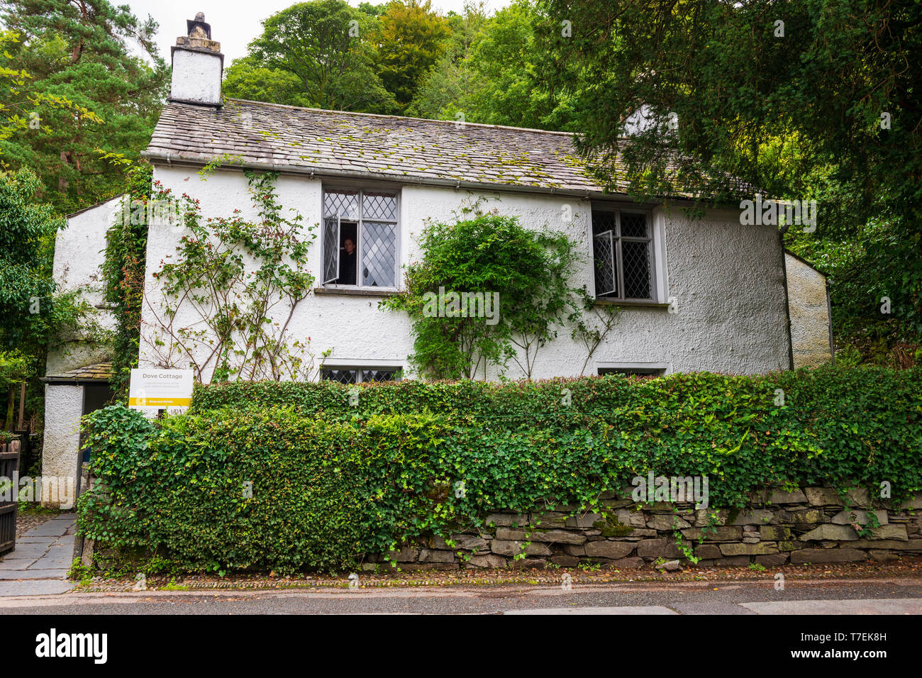 Dove Cottage, der Heimat der Dichter William Wordsworth, in dem malerischen Dorf Grasmere im Lake District, Cumbria, England, Großbritannien Stockfoto