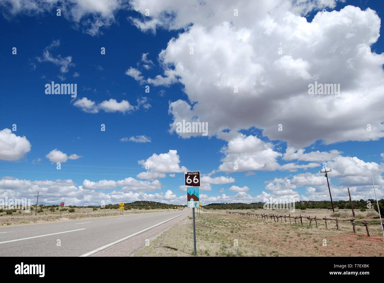 Historische Route 66 Arizona Desert highway Stockfoto
