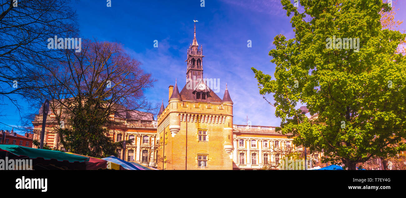 Capitole Donjon oder mittelalterlichen Dungeon Tower am Place du Capitole, Toulouse. Jetzt ist Tourist Information Office. Stockfoto