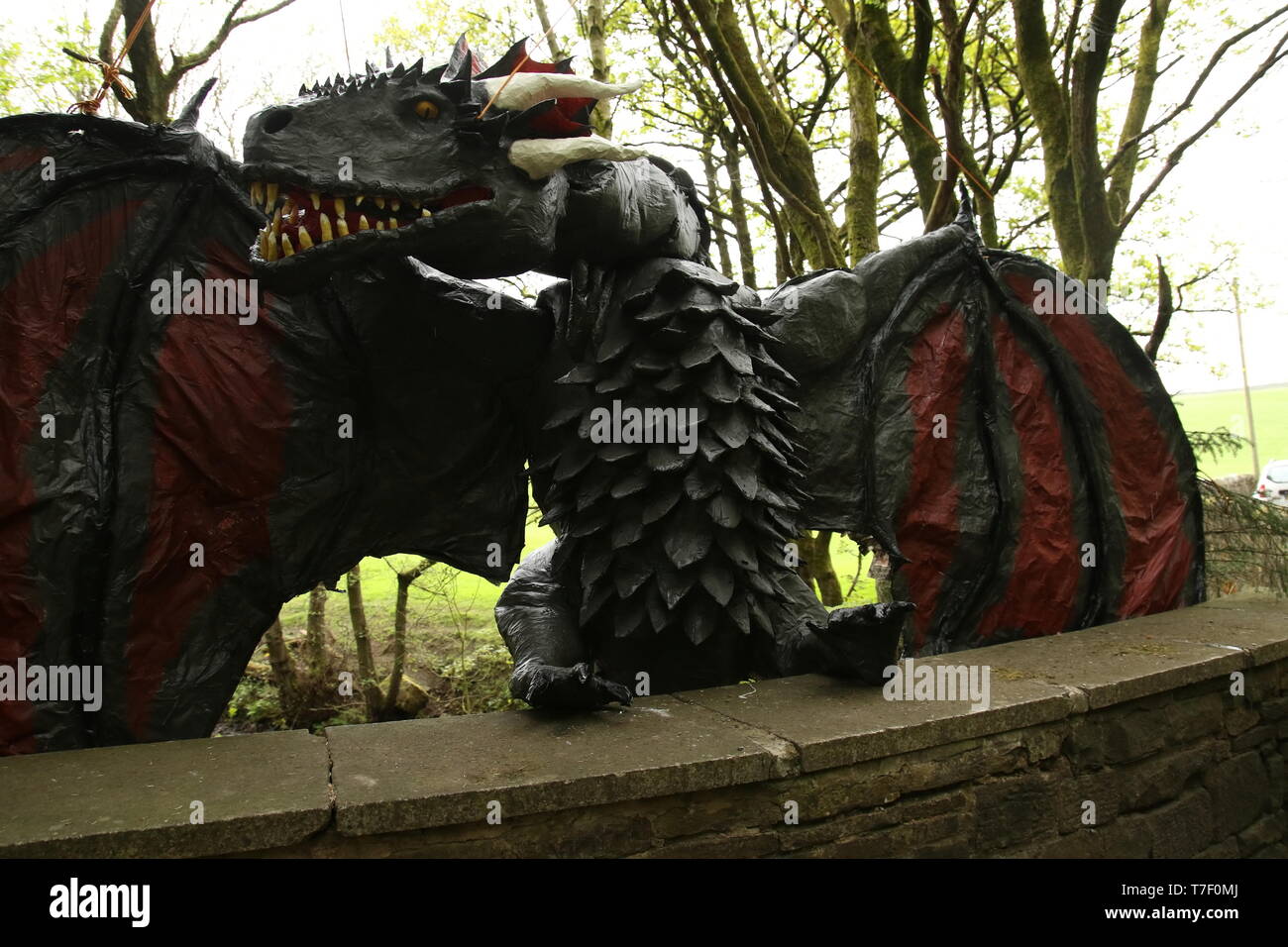 3 Scarecrow Festival Worsthorne & Hurstwood Burnley Lancashire 6. Mai 2019 - Die Mutter der Drachen Daenerys Targaryen Stockfoto