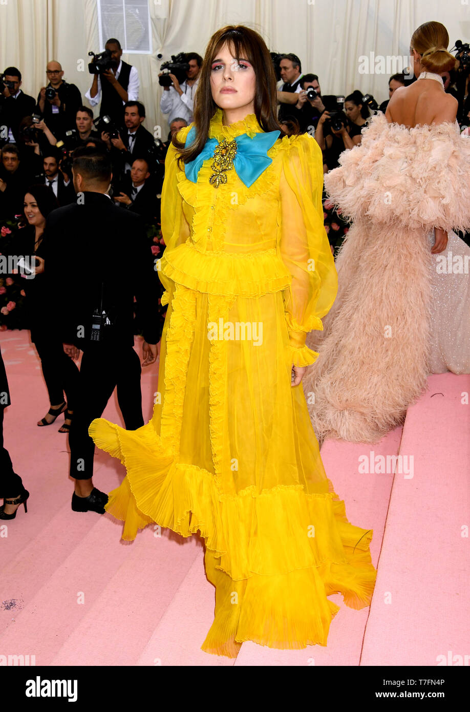 Hari Nef an der Metropolitan Museum der Kunst Kostüm Institut Benefiz-gala 2019 in New York, USA. Stockfoto