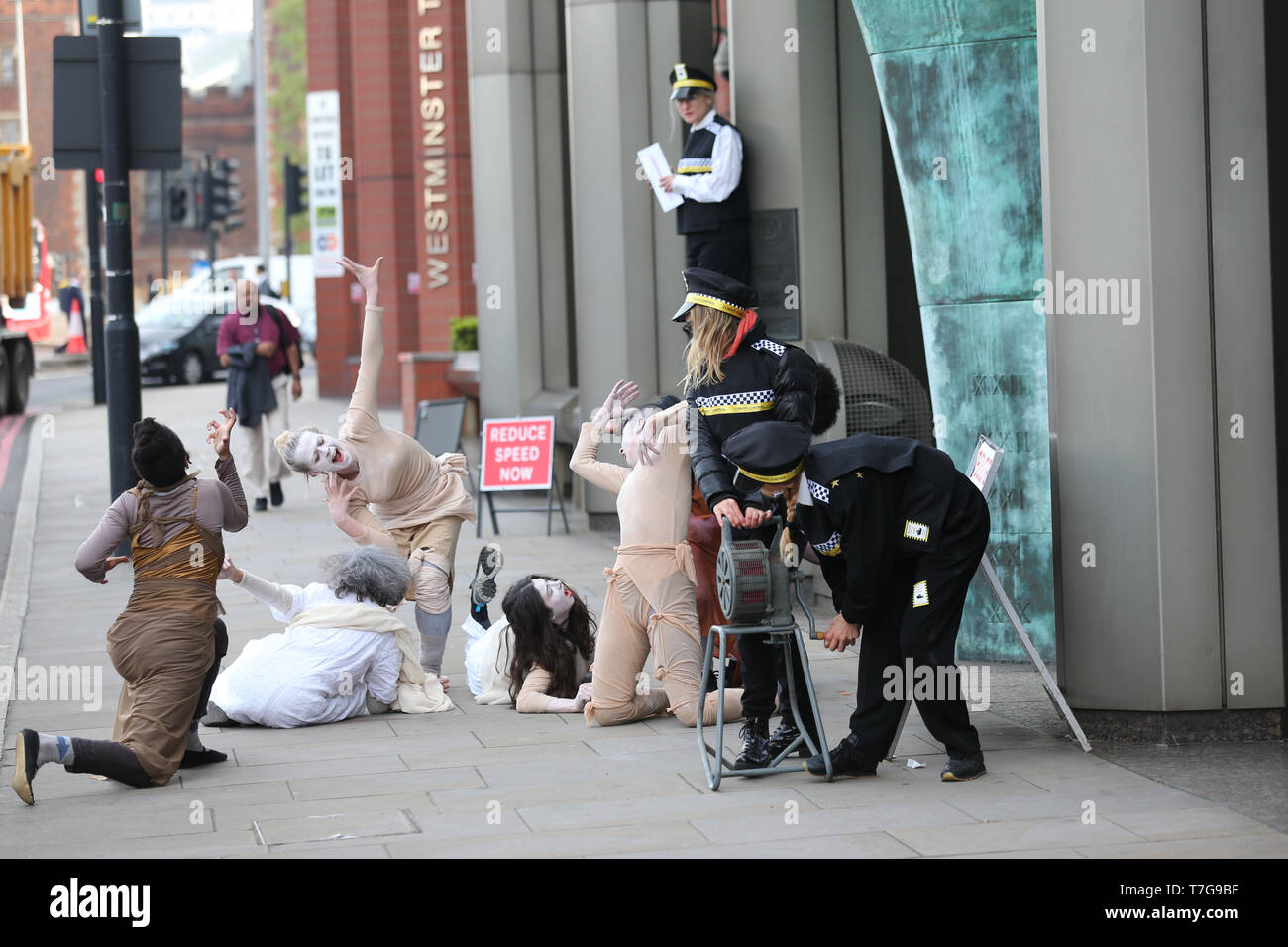 Klima MayDay Protest vor der Internationalen Seeschifffahrtsorganisation HQ als Regierungsvertreter aus der ganzen Welt in London sammeln UN-Verhandlungen zur Reduzierung Klima die Schifffahrt, um fortzufahren. Stockfoto