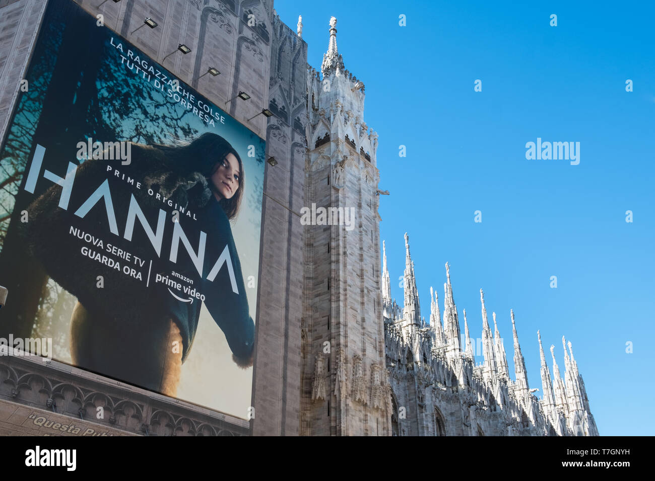 Werbung für Amazon Prime an der Außenseite von der Mailänder Dom, der  Piazza del Duomo, Mailand, Italien Stockfotografie - Alamy