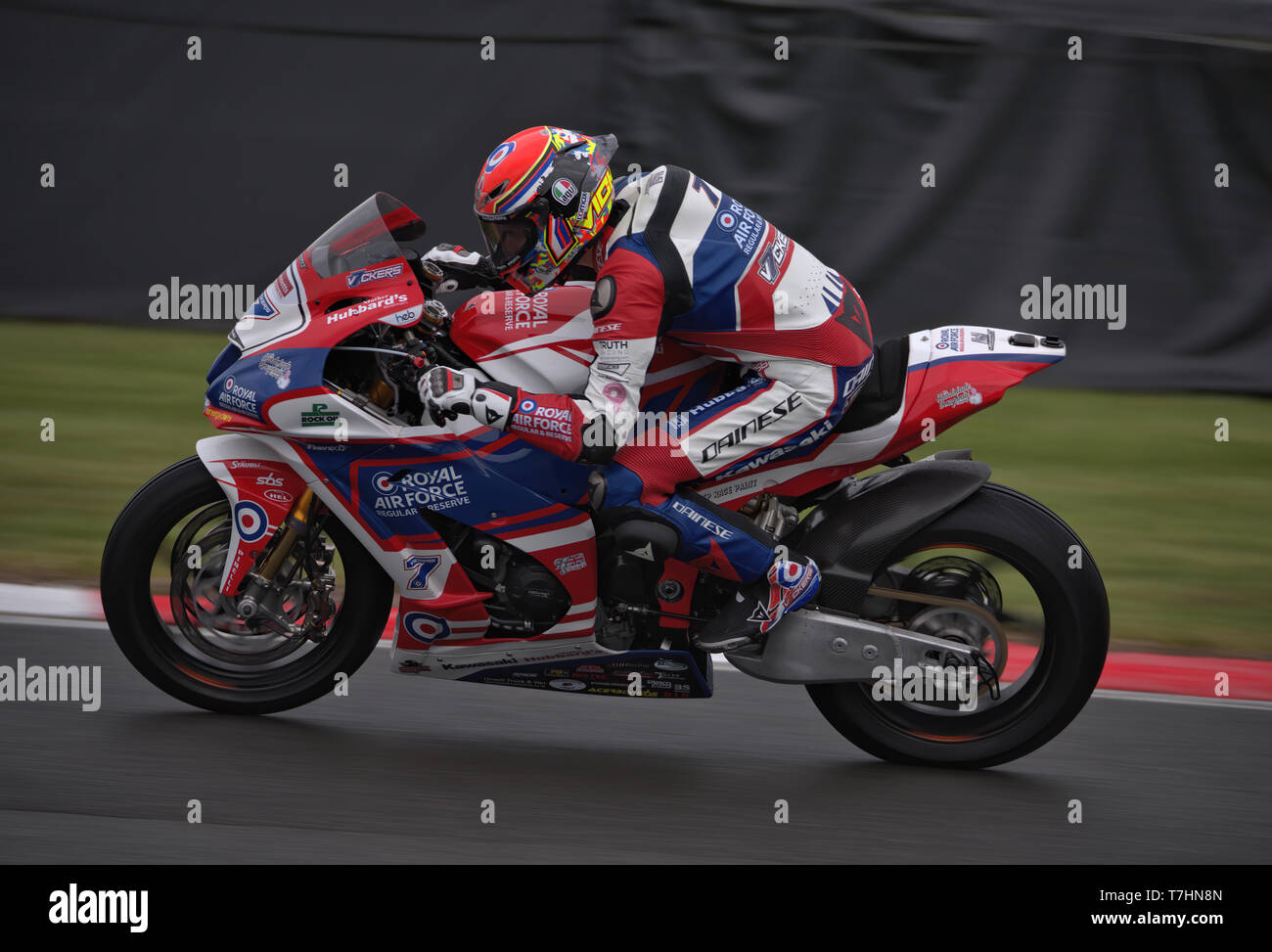 Ryan Vickers racing in der Nass in Oulton Park Stockfoto