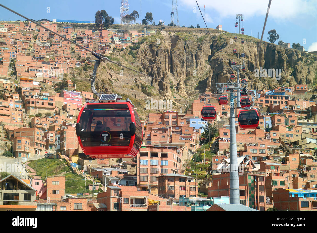 Rote Linie der Mi Seilbahn Teleferico Anschluss von La Paz und El Alto, Bolivien Stockfoto