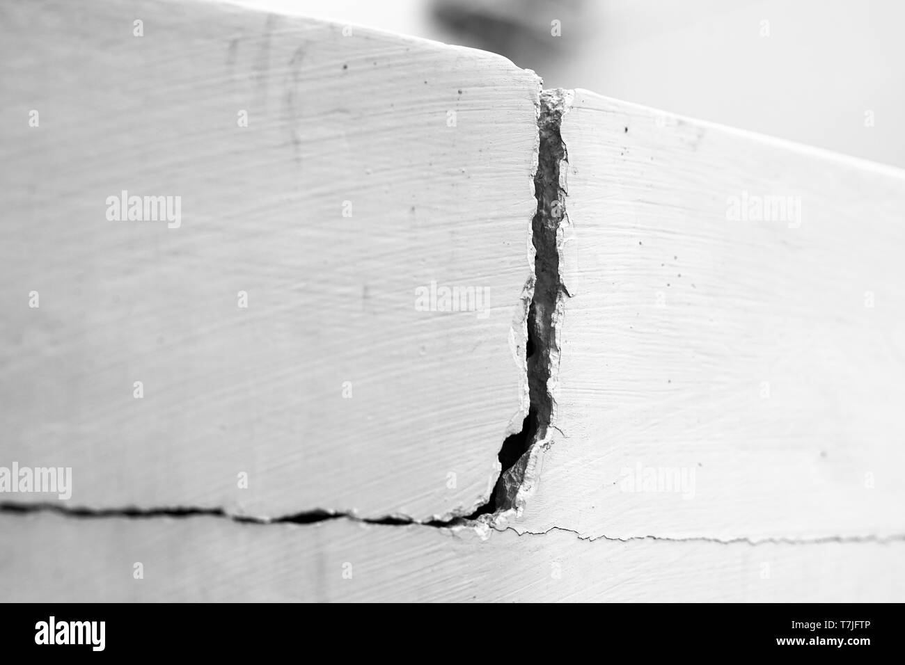 Home Problem, Problem an der Wand Risse reparieren müssen. Stockfoto