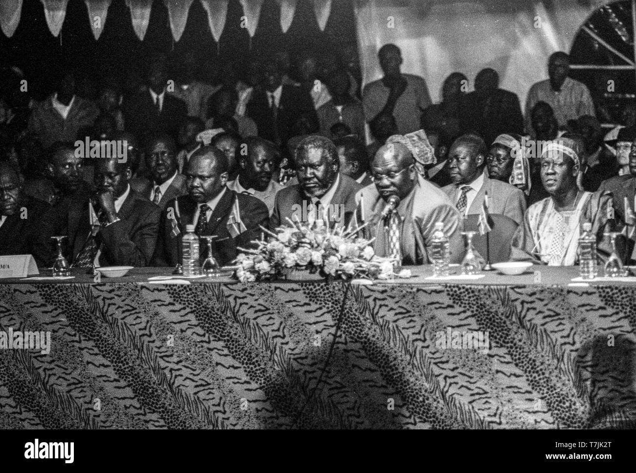 Die Delegierten bei der Unterzeichnung des Naivasha Friedensabkommen zwischen der sudanesischen Regierung und der SPLM (Sudanesische Volksbefreiungsbewegung), Naivasha, Kenia Stockfoto