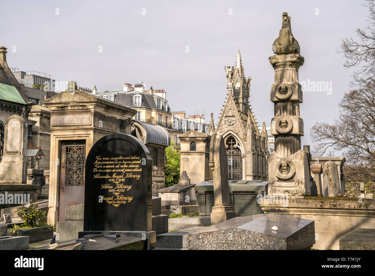 Gräber des Pariser Friedhof Cimetiere de Montmartre Paris, Frankreich | Gräber am Friedhof von Montmartre, Paris, Frankreich Stockfoto