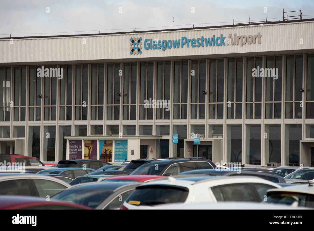 Glasgow Prestwick Flughafen vor dem Hauptterminal an einem sonnigen Tag Stockfoto