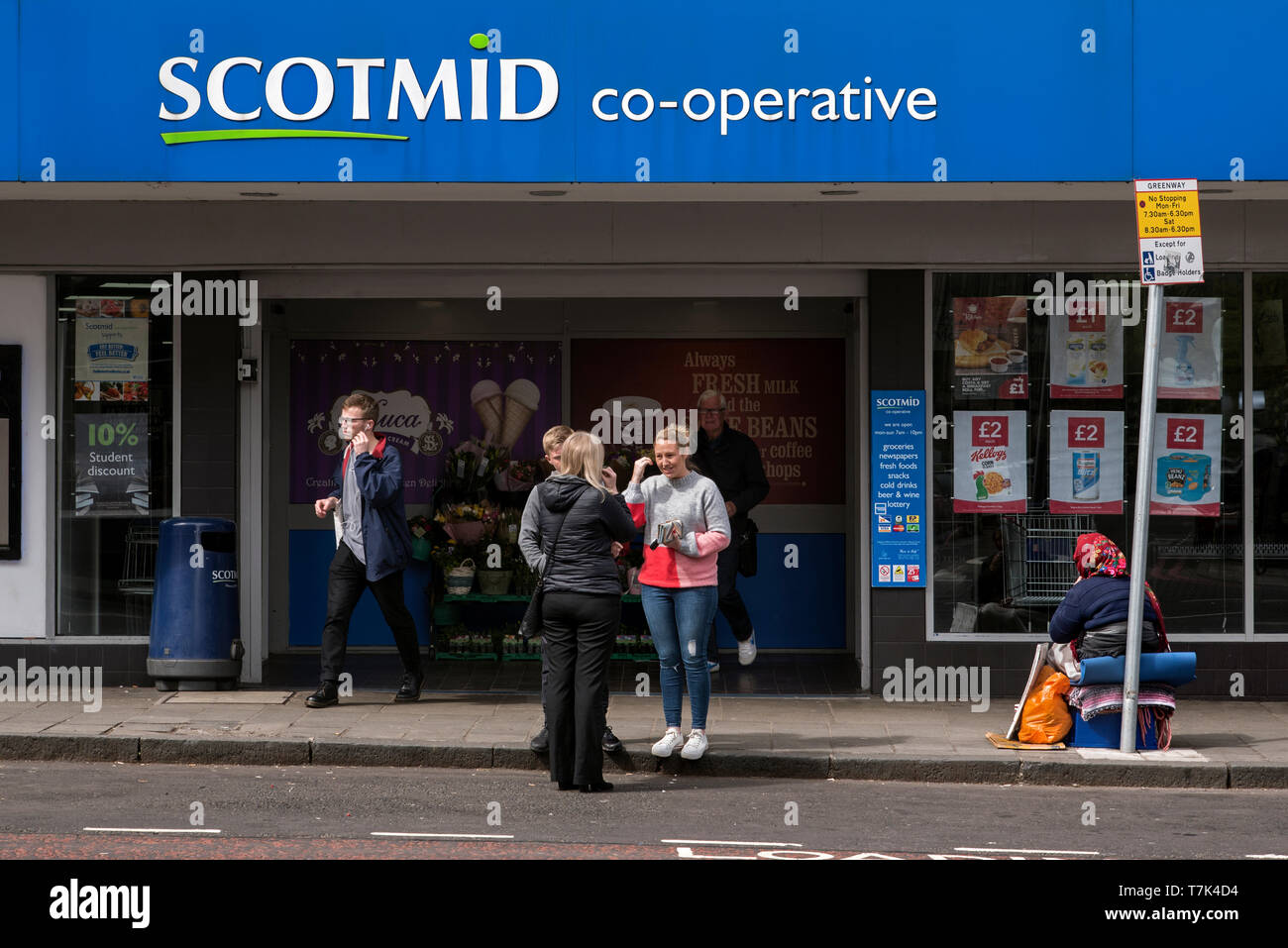 Außenansicht eines Scotmid-Kooperationshauses in Edinburgh, Schottland, Großbritannien. Stockfoto