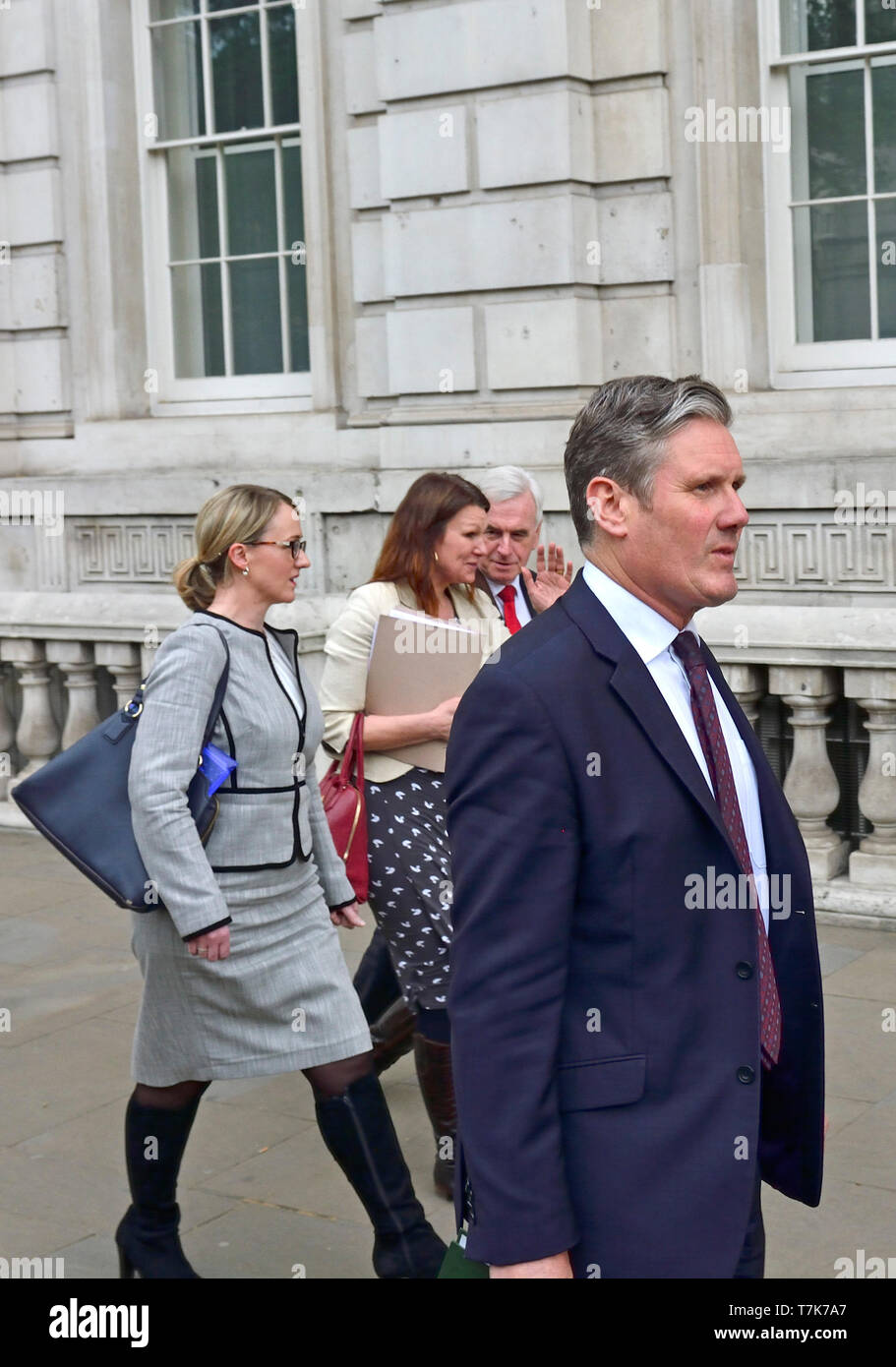 London, Großbritannien. 7. Mai, 2019. Die Arbeit Verhandlungsteam an das Cabinet Office in Whitehall für weitere Verhandlungen mit der Regierung Vertreter auf einem Brexit deal ankommen. Sir Keir Starmer, Rebecca Long-Bailey, Sue Hayman und John McDonnell ankommen Credit: PjrFoto/Alamy leben Nachrichten Stockfoto